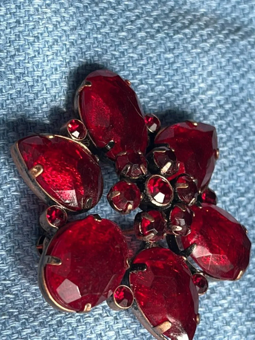 Vintage Mid-Century Austria-Style Red Rhinestone Gold-Tone Flower Brooch 2